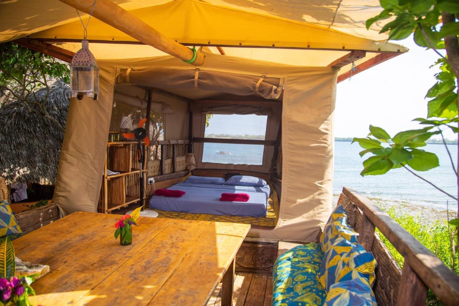 Firefly Eco Retreat Villa Shimoni Buitenkant foto