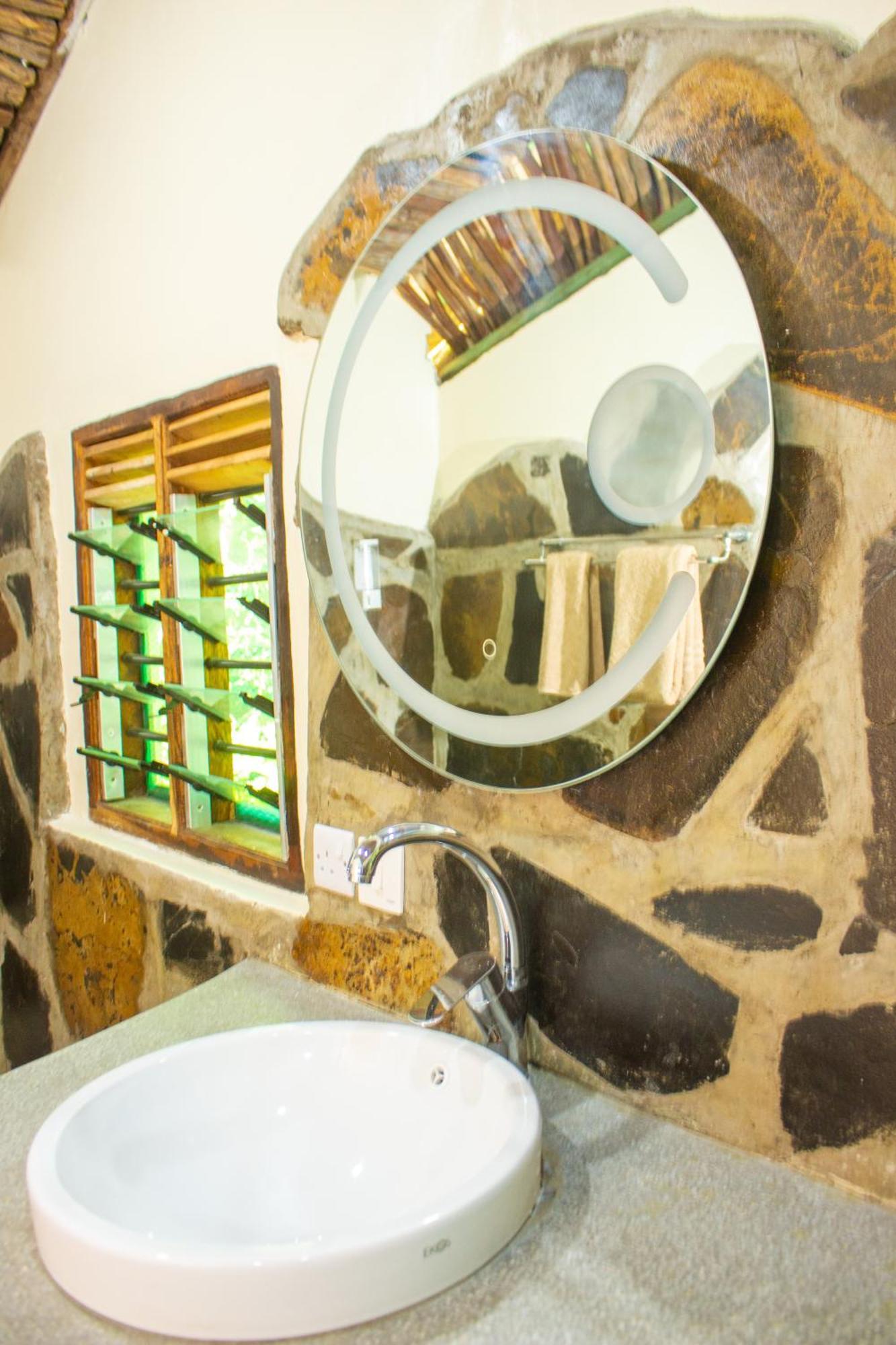 Firefly Eco Retreat Villa Shimoni Buitenkant foto